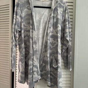 Jane and Delancey Gray Camouflage Hooded Open-Front Cardigan